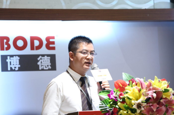 4蜜桃视频网站入口公司系统工程部一部经理李鹏介绍工程操作的经验分享.jpg