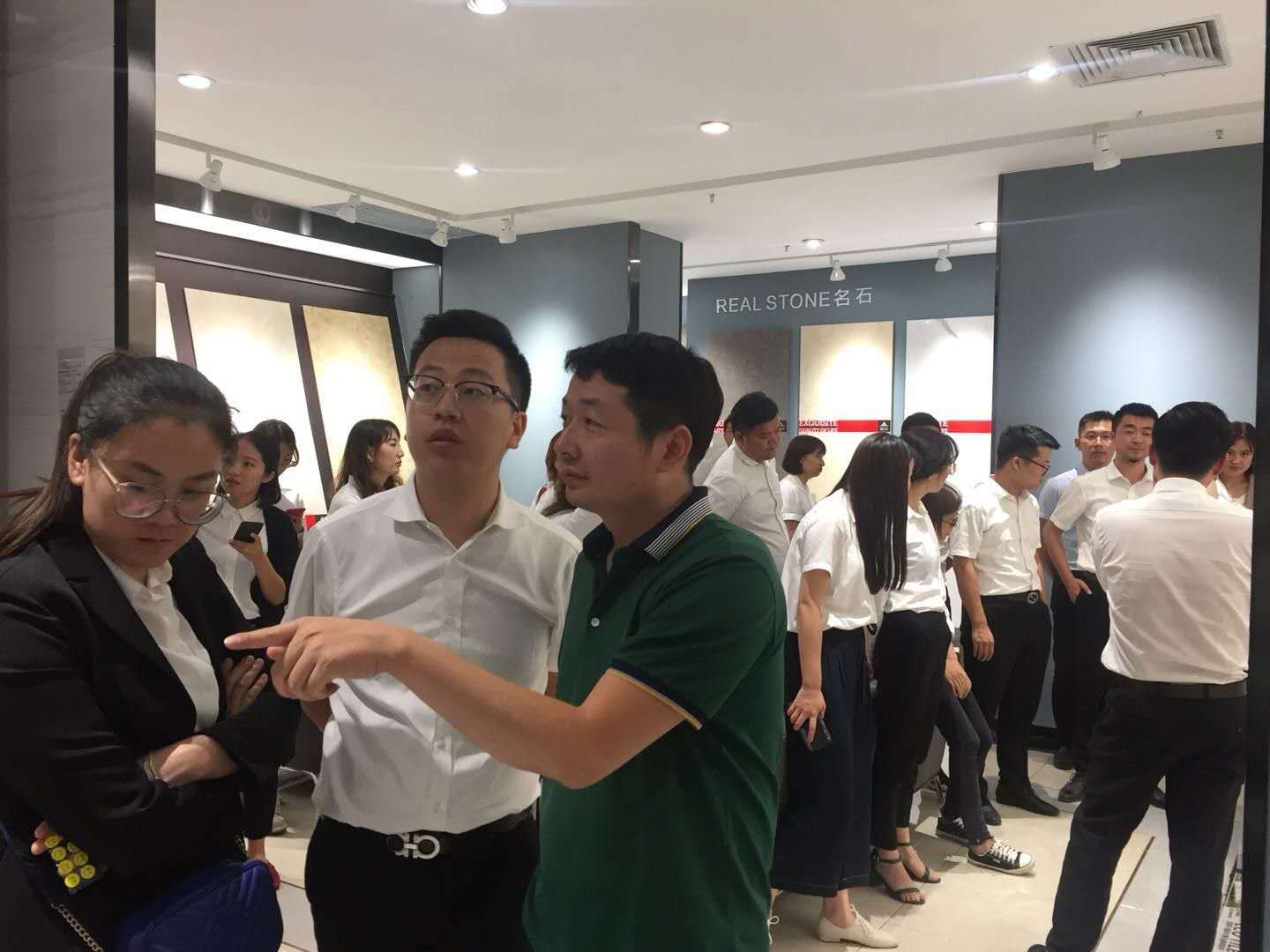 呼市蜜桃视频网站入口总经理王宏昌讲解名石工艺